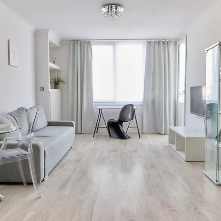 Sunny City-center - Zielna Street ワルシャワ